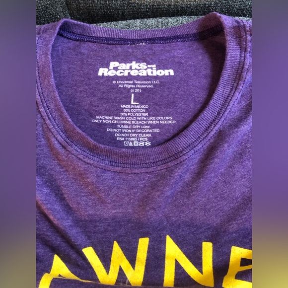 Parks & Recreation Pawnee Goddesses, size Large - Picture 2 of 2